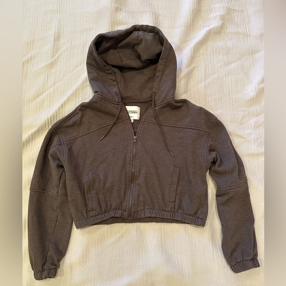 NWOT Cropped Sweatshirt